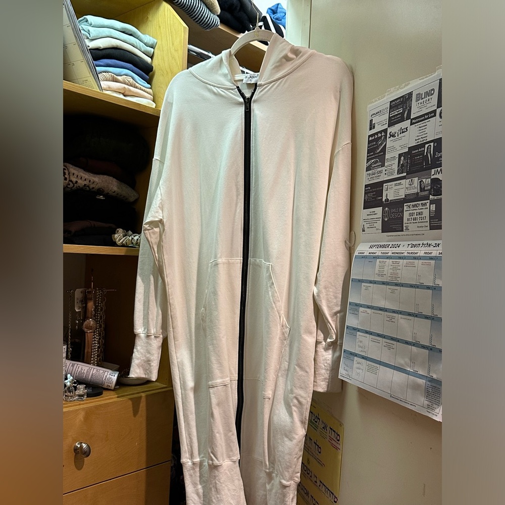 Sup up hoodie dress, gorgeous and comfortable for any day.